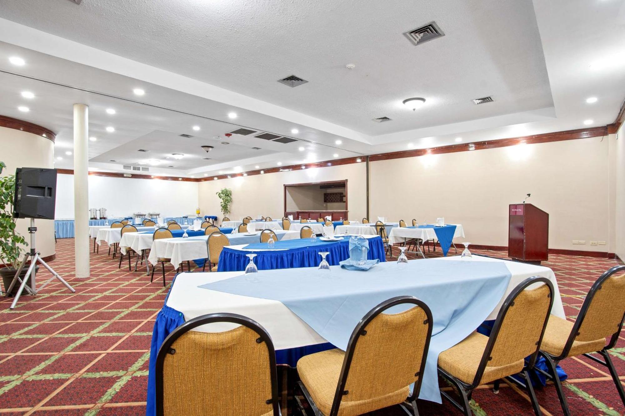 Best Western Plus Belize Biltmore Plaza Belize City Buitenkant foto