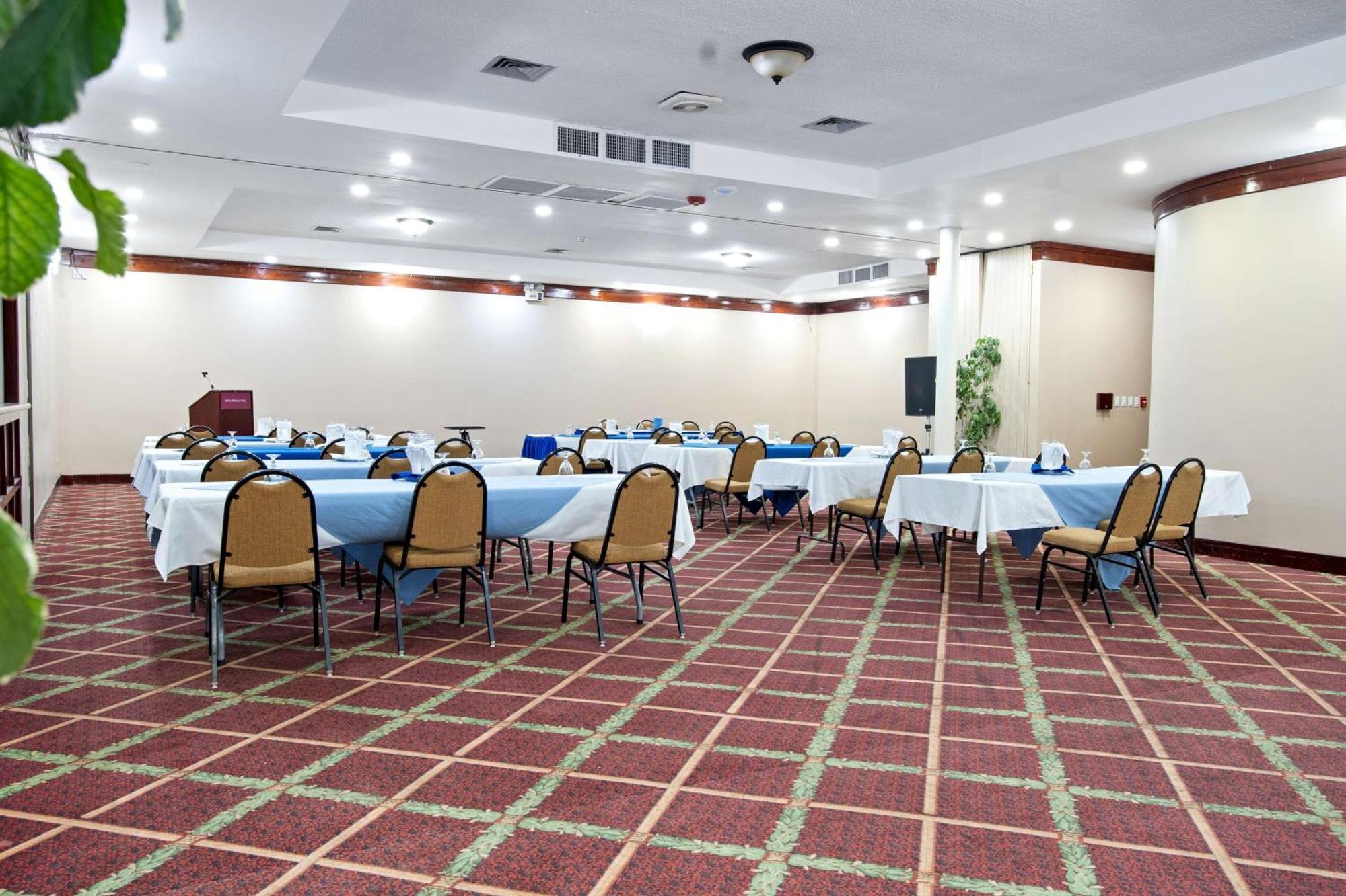 Best Western Plus Belize Biltmore Plaza Belize City Buitenkant foto